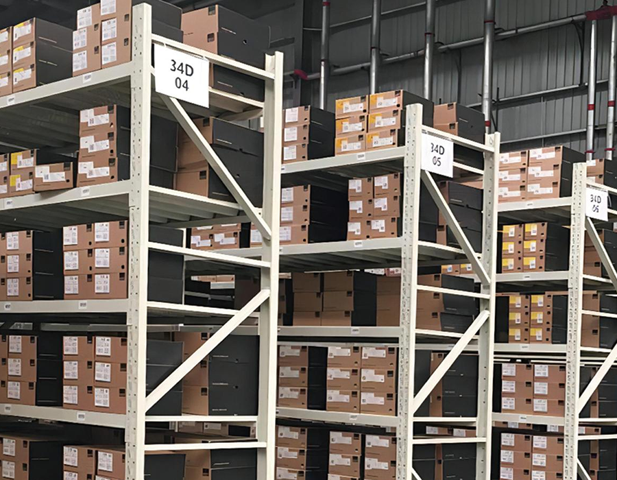 Scaffalature senza bulloni per carichi leggeri (≤150 kg/strato)
